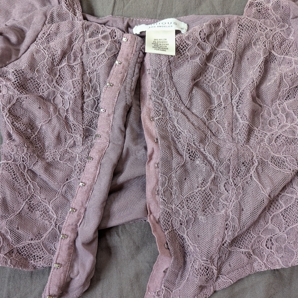 Corset Style crop blouse - Picture 2 of 4